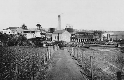 Auchengeich Colliery near Glasgow in c.1950, which produced coking coal, and had its own coke ovens.  A disastrous underground fire killed 47 miners in 1959, and the colliery closed six years later.