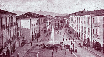 La piazza di Piedimonte alla fine del XIX secolo